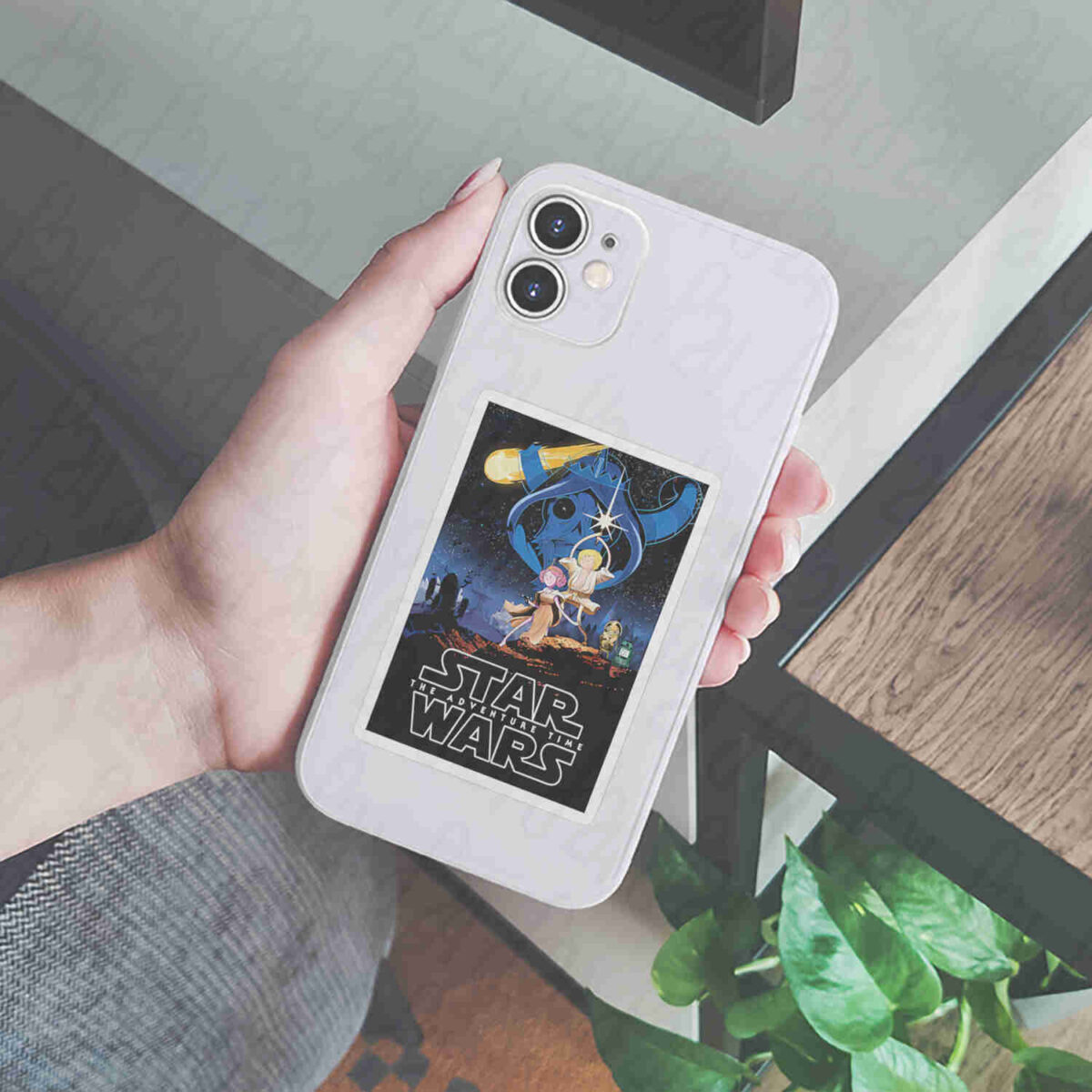 استیکر Adventure wars روی موبایلاستیکر Adventure wars شامل لوگو